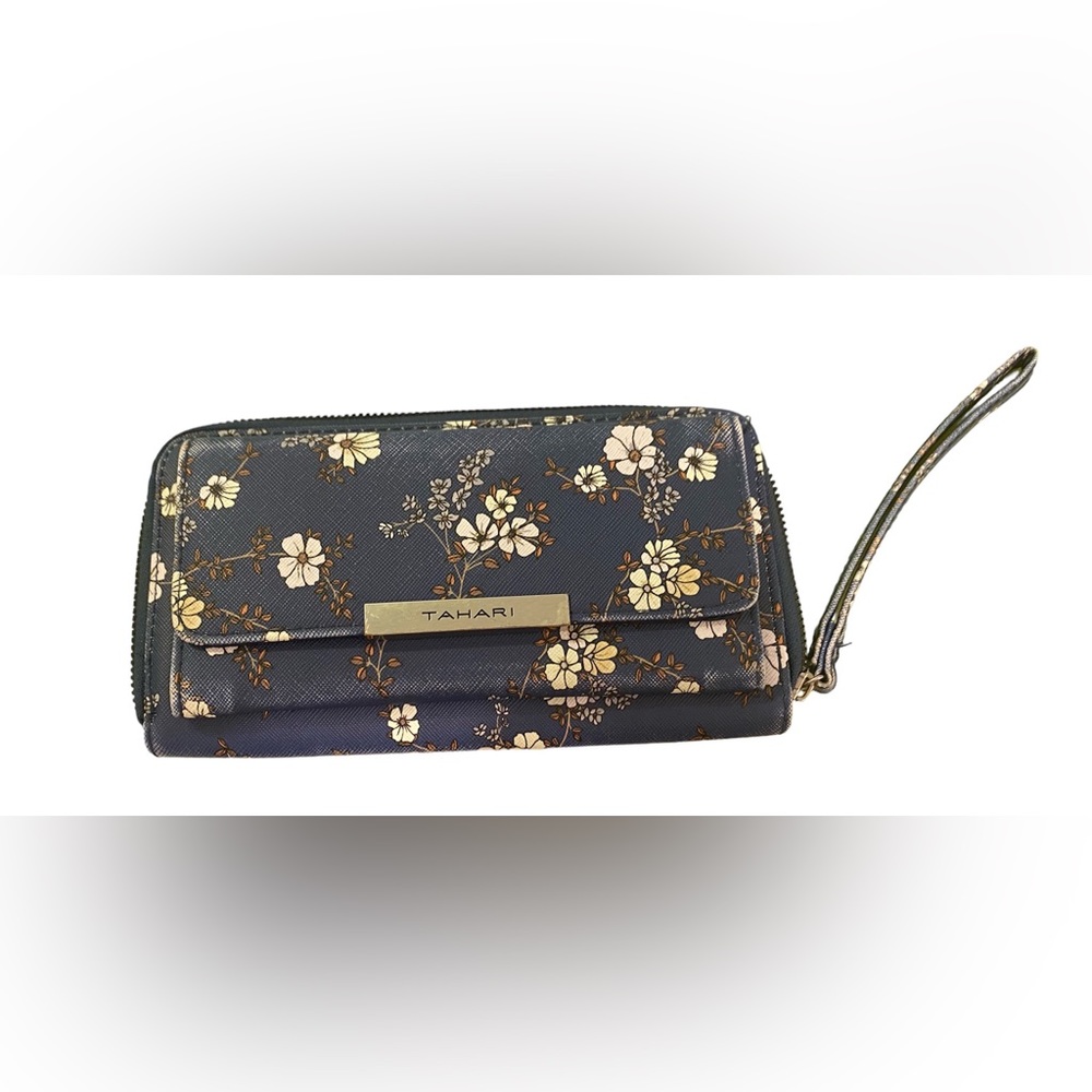 Tahari wallet